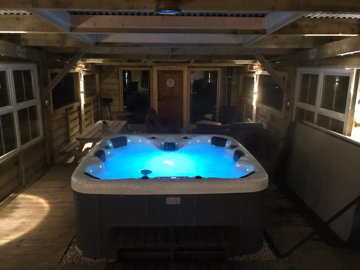 Sleeps 12 Hot Tub Sauna Cinema Pets Welcome 에니스킬런 외부 사진