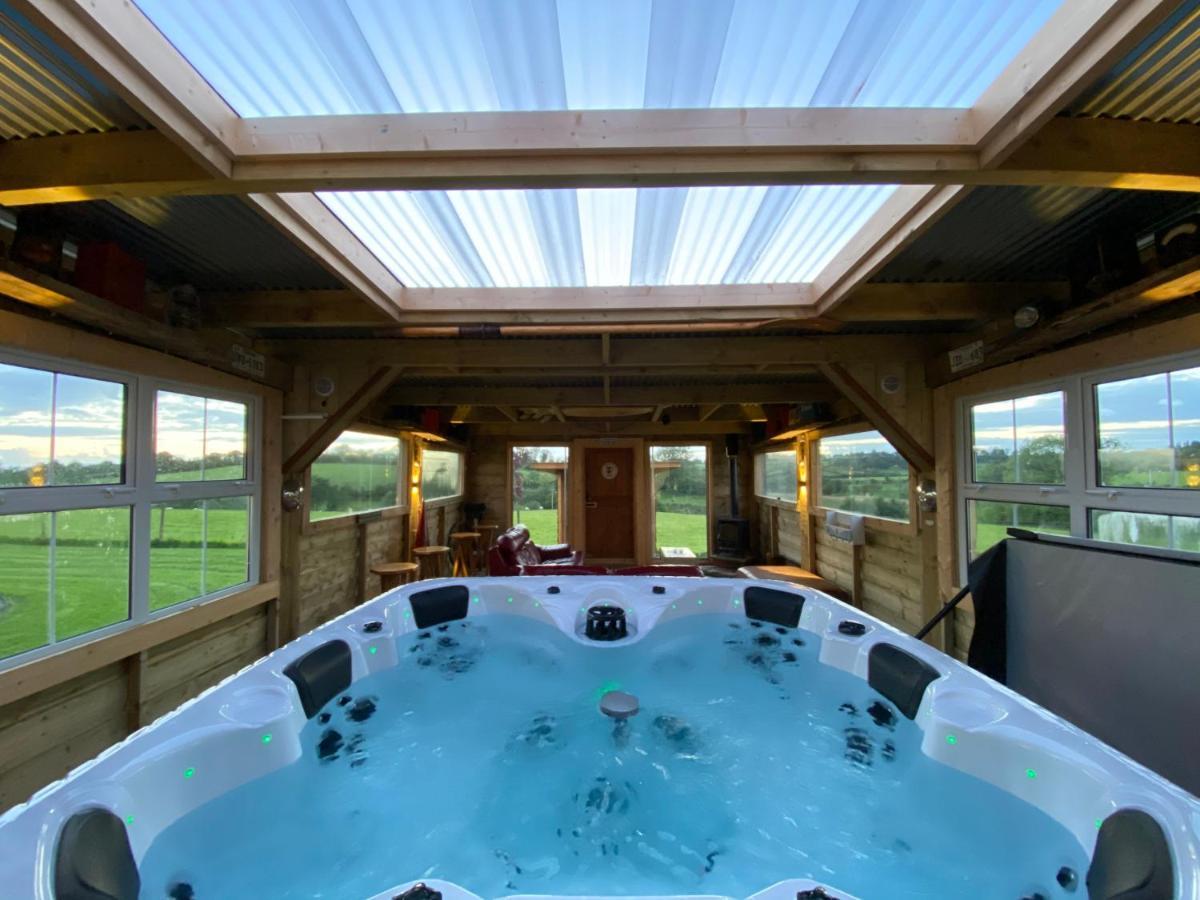 Sleeps 12 Hot Tub Sauna Cinema Pets Welcome 에니스킬런 외부 사진